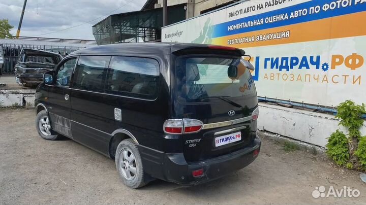 Накладка порога переднего правого Hyundai Starex (A1) 858254A000LK