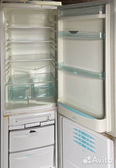 Холодильник двухкамерный Stinol бу