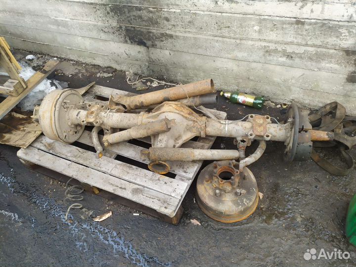 Задний мост Мерседес 609 D