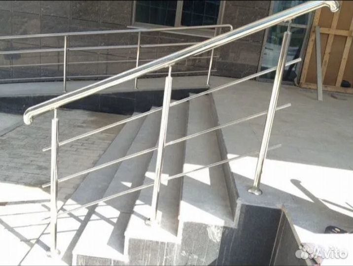 Сварщик аргонщик по перилам из нержавеющей стали
