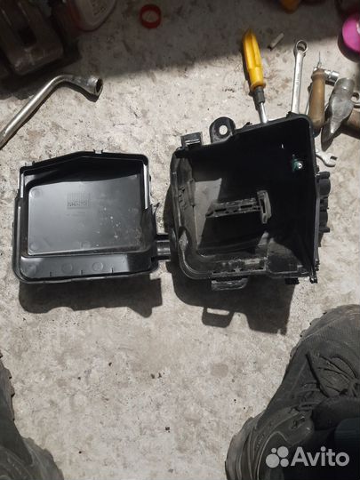 Renault logan 2 корпус блока предохранителей