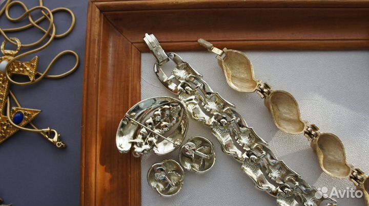 Винтажные браслеты Trifari Cara Coventri