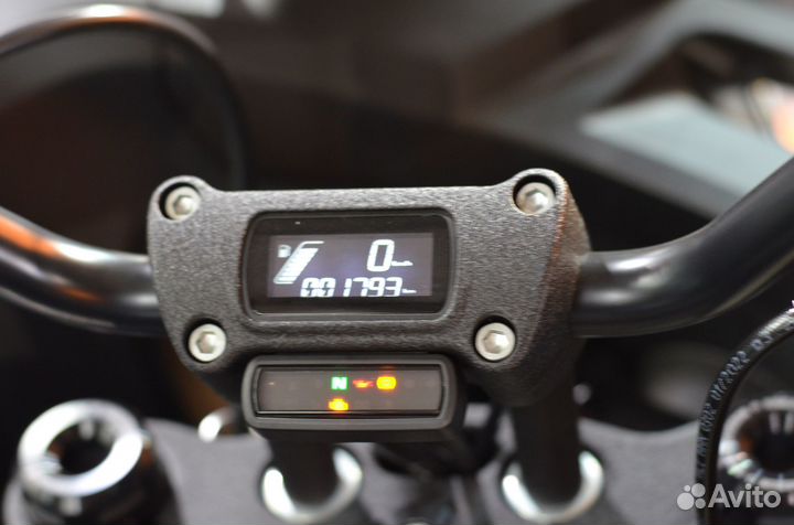 Harley-Davidson LOW rider ST