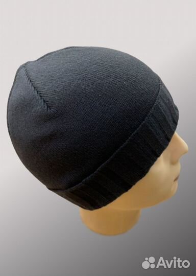 Вязаная мужская шапка с отворотом в рубчик черная