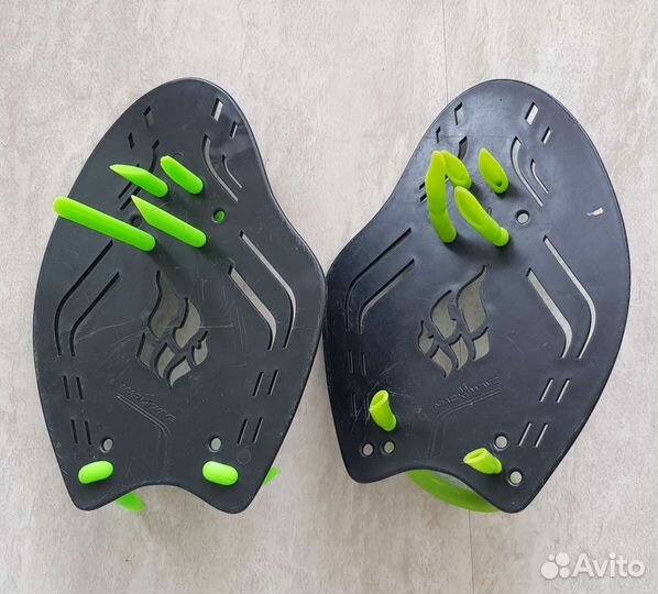 Лопатки, трубка, доска-колобашка для плавания