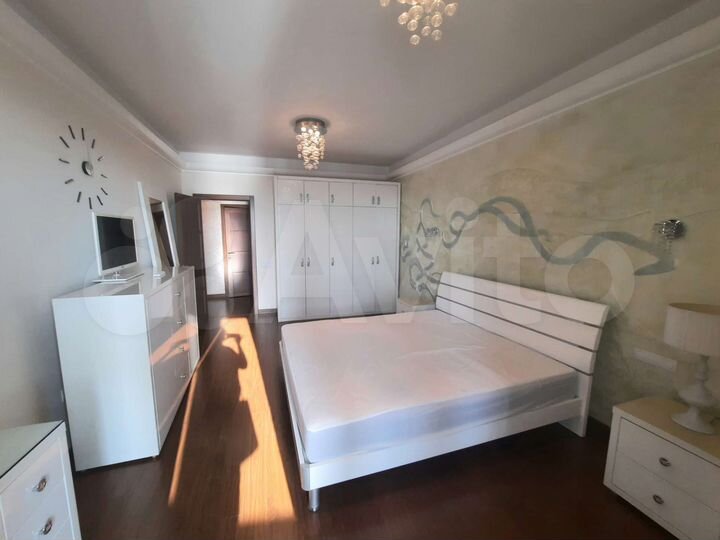 3-к. квартира, 120 м², 15/23 эт.