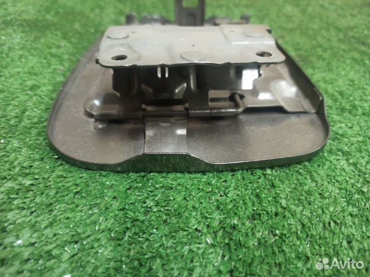 Лючок топливного бака Toyota Ractis NCP105