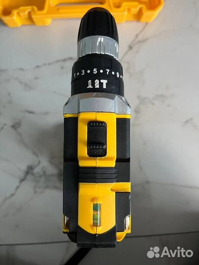 Шуруповерт Dewalt 21V