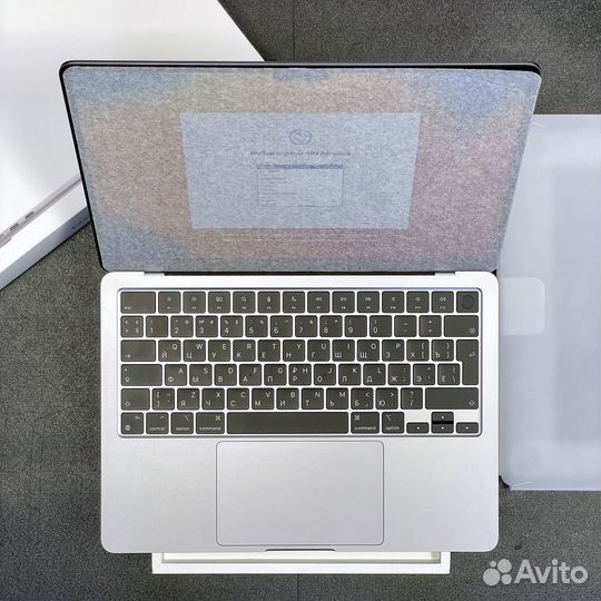 MacBook Air 13 M2 (8/512GB) Россия, Новый