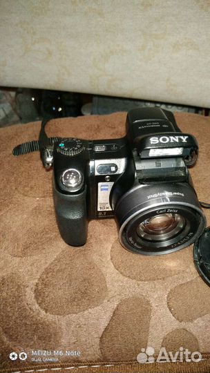 Sony Cyber-shot DSC-H7