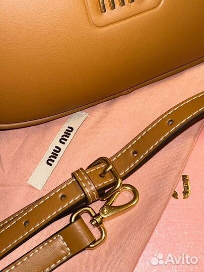 Сумка Miu Miu Leather Hobo bag