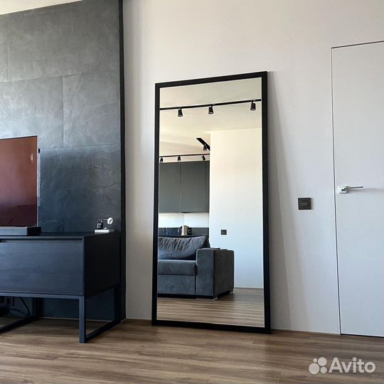 Зеркало напольное в металлической раме