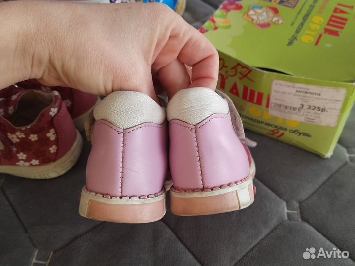 Босоножки, сандали для девочки Crocs