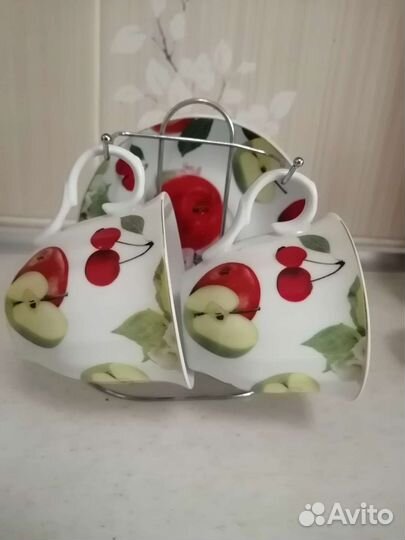 Чашки с блюдцами (2 шт) на подставке