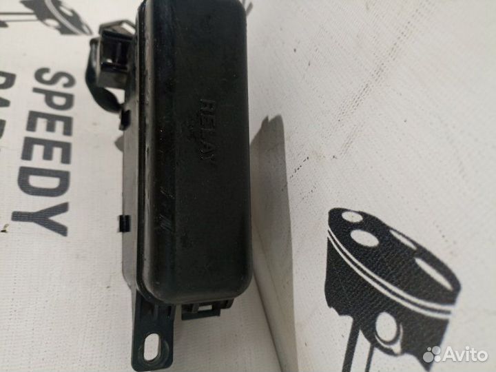 Блок предохранителей под капот Toyota Corona