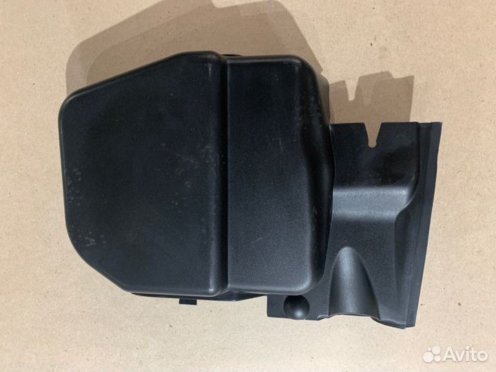 Крышка салонного фильтра левая Bmw 1-Series E87