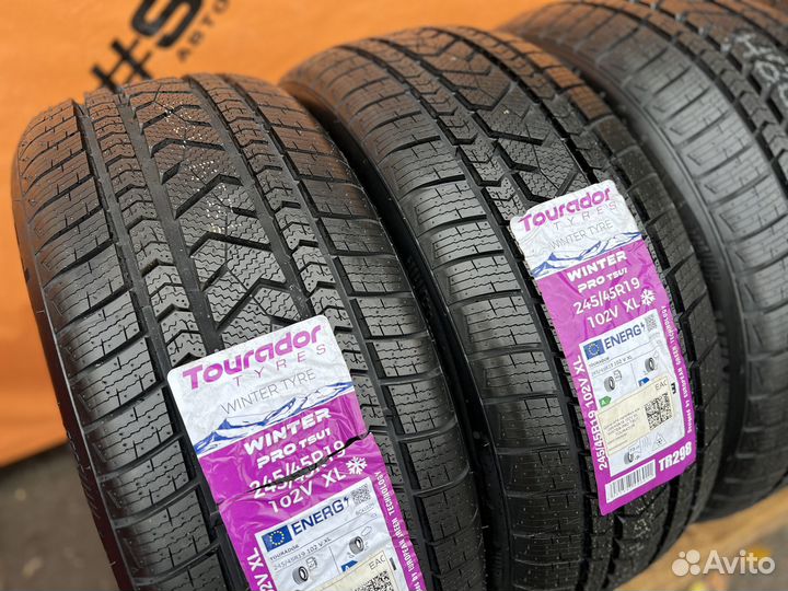Tourador Winter Pro TSU1 245/45 R19 и 275/40 R19 102V