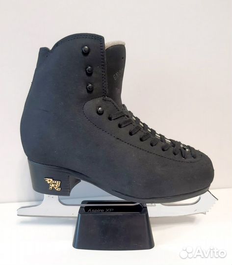 Коньки фигурные Risport Excellence размер 235