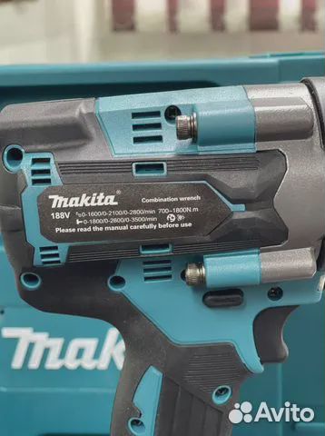 Гайковерт аккумуляторный.Мощный.Makita 800Hm