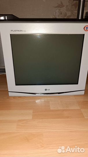 Монитор LG Flatron f700b