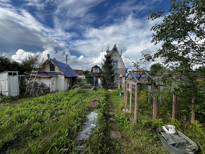 Дача 20 м² на участке 10 сот.