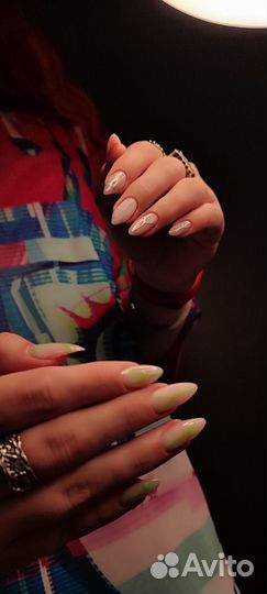 Маникюр педикюр