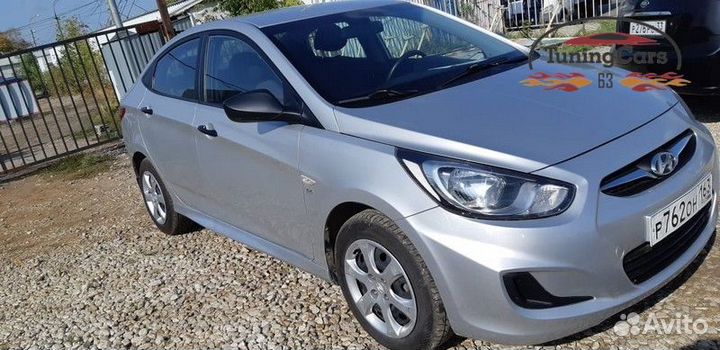 Пластиковые накладки на пороги Hyundai Solaris