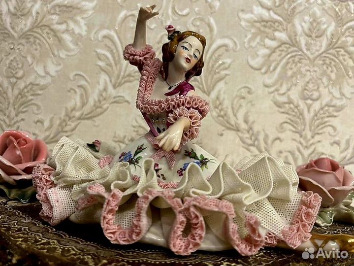 Фарфоровая статуэтка кружевной фарфор(Germany)