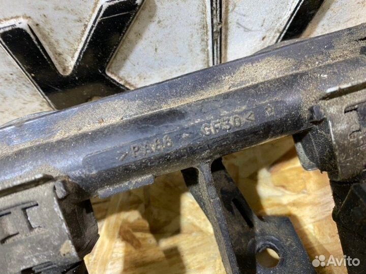 Топливная рампа с форсунками Ford Fiesta 5 3D 2006