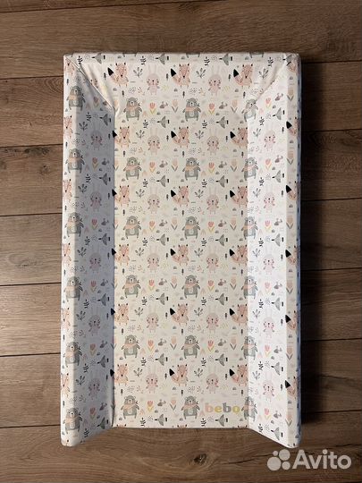 Доска для пеленания с бортиками