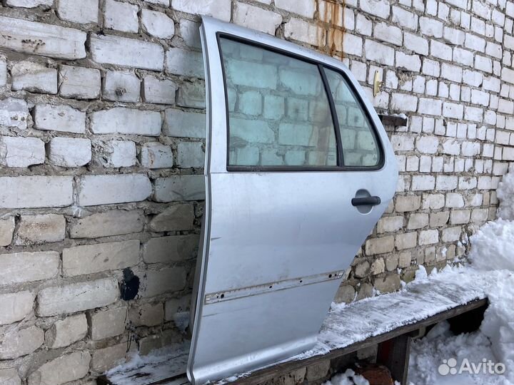 Задняя левая дверь фольксваген гольф 4
