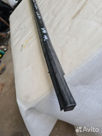 Молдинг двери Toyota Avensis T220 1999