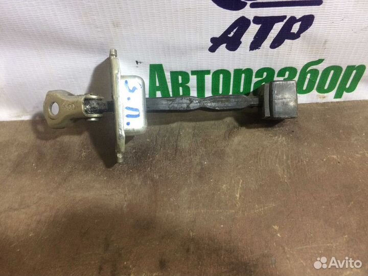 Ограничитель двери зад.лев. Mitsubishi ASX