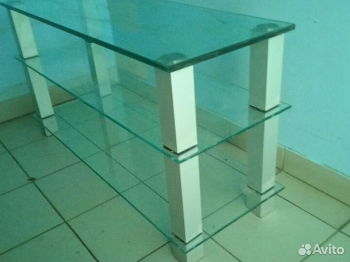 Стеклянная тумба под тв