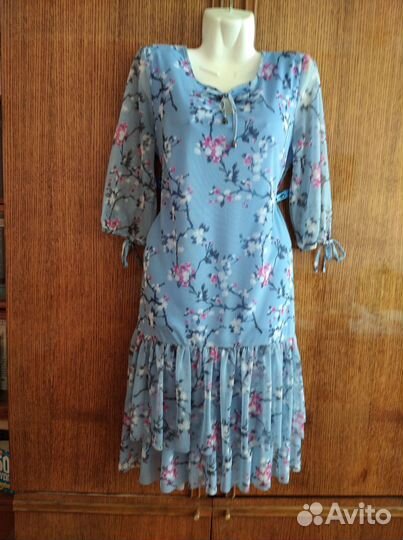 Нарядное платье 50 р-р