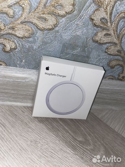 Беспроводная зарядка MagSafe Charger