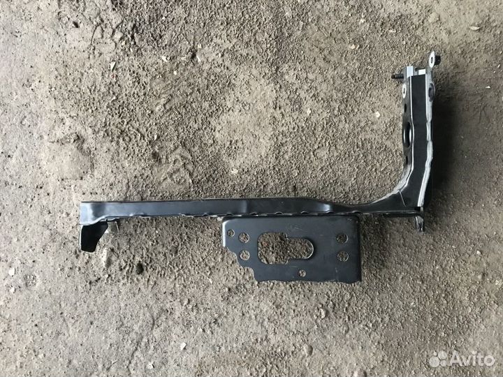 Тойота рав 4 левая фара правая стойка радиатора