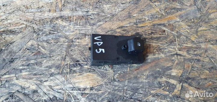 Кнопка стеклоподъемника Opel Astra J GTC 2012-2017