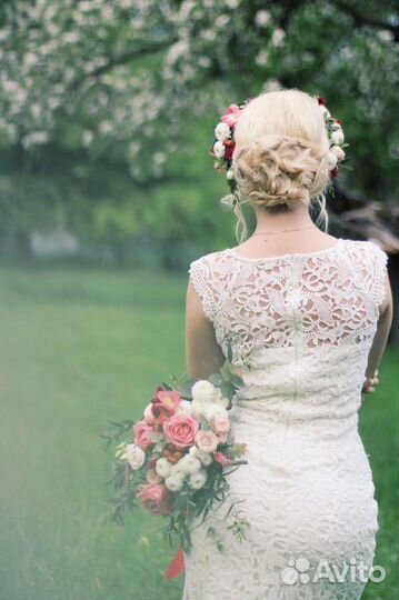 Белое вечернее платье