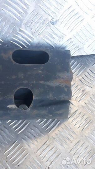 Усилитель бампера передний Toyota Camry XV50 2.5