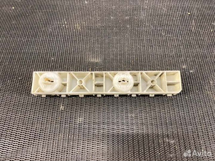 Крепление бампера переднее левое Nissan Teana J32