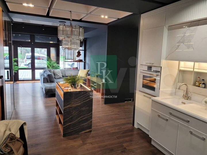 ТЦ Плаза 1 этаж 124м с отдельным входом