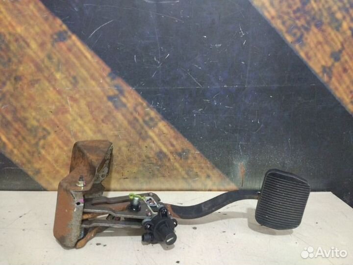 Педаль тормоза Lincoln Navigator 5.4L dohc 2002