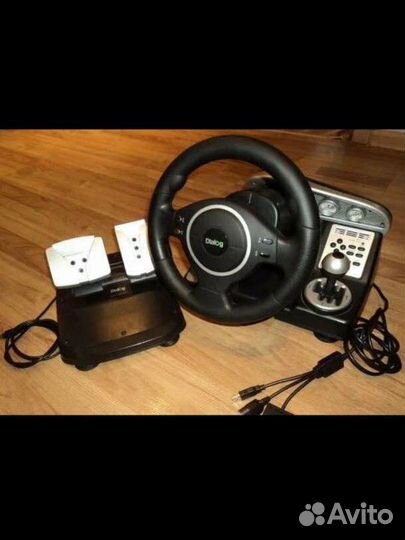 Игровой руль с педалями