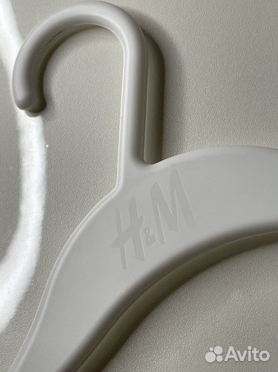 Вешалки плечики детские H&M