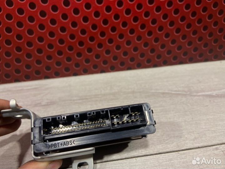 Блок управления полным приводом Toyota Land