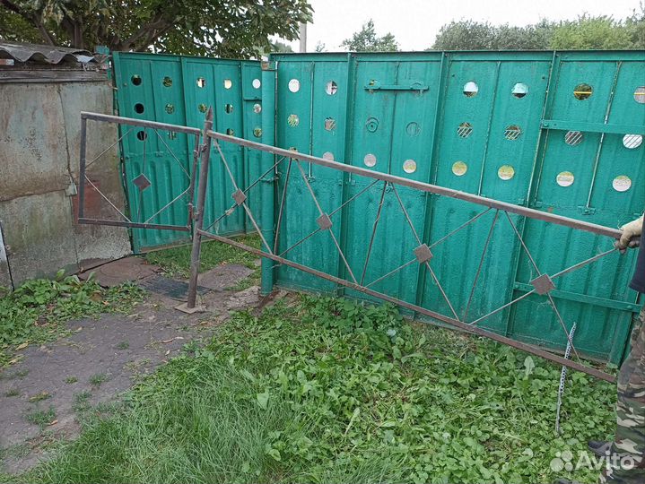 Оградка металлическая