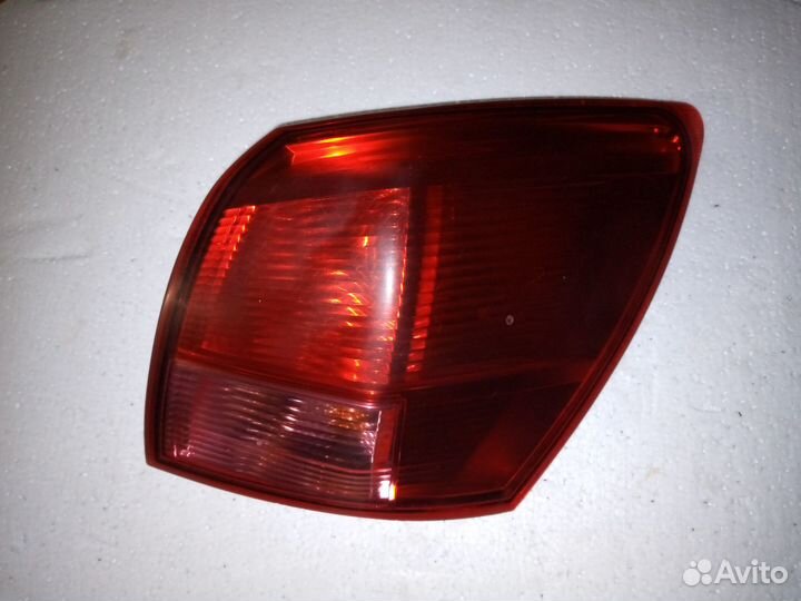 Фонарь задний правый Nissan Qashqai J10