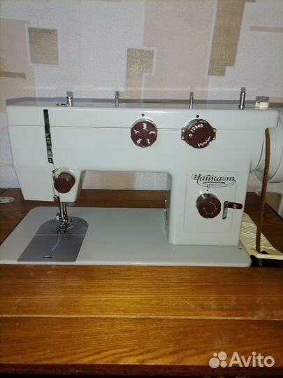 Швейная машина Чайка 143