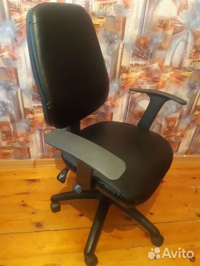 Компьютерное кресло